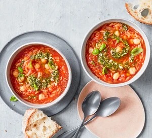 Tomato & pasta soup